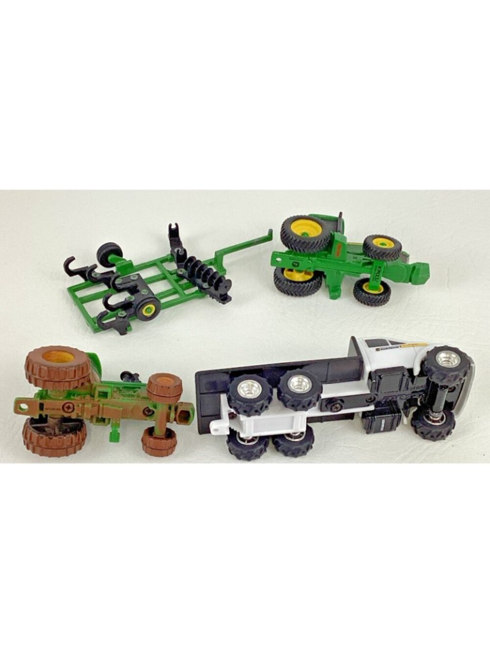 Ertl John Deere Ford Flat Bed Truck Vehicle Muddy Tractor Farm Country Playset - Picture 7 of 9